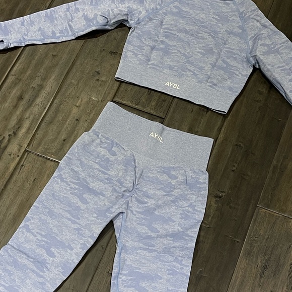 BE AYBL Workout Set in Camo Blue - Picture 5 of 6